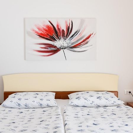 Guest House Marica روفينج المظهر الخارجي الصورة