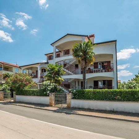 Guest House Marica روفينج المظهر الخارجي الصورة