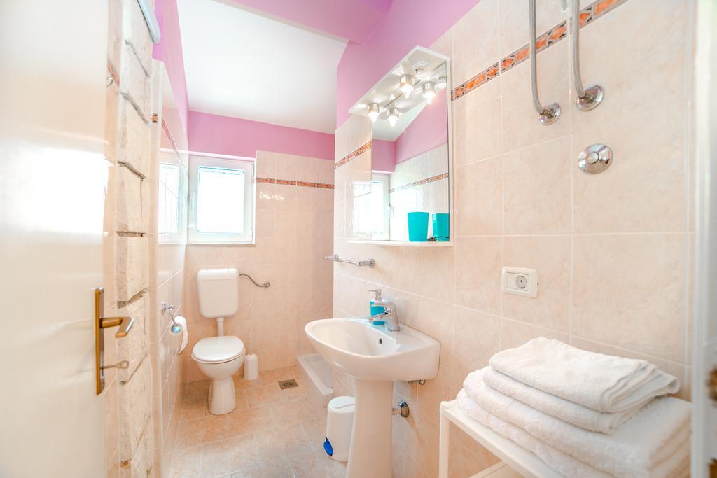Guest House Marica روفينج المظهر الخارجي الصورة