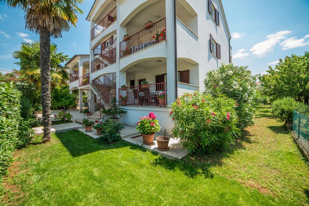 Guest House Marica روفينج المظهر الخارجي الصورة