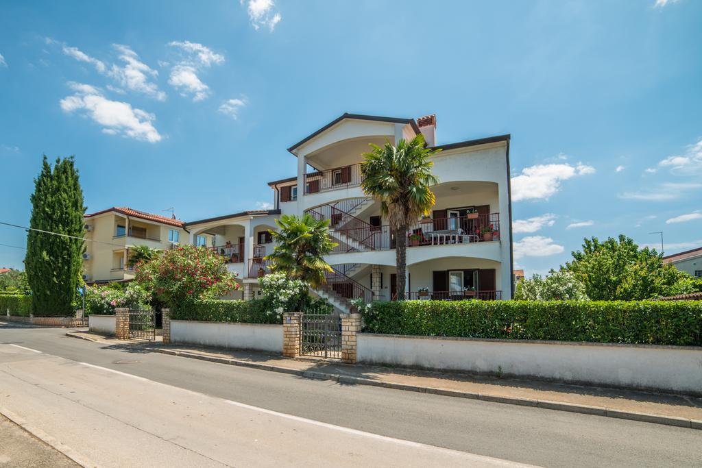 Guest House Marica روفينج المظهر الخارجي الصورة